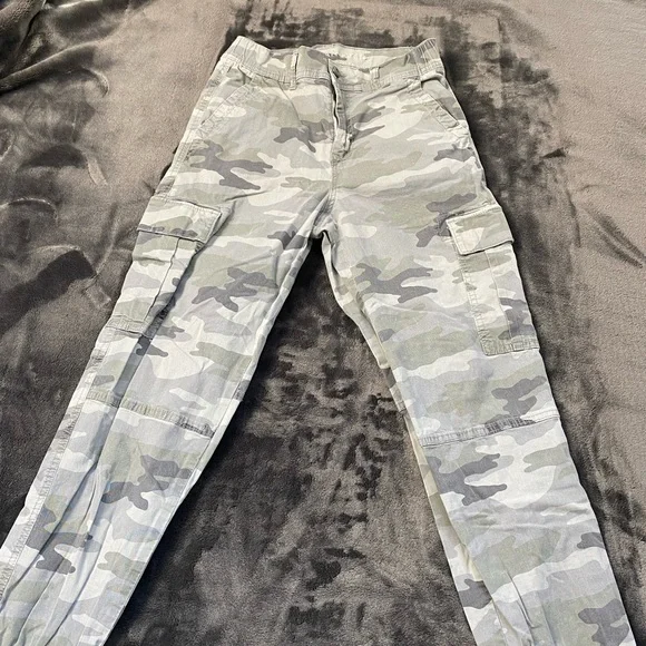 American eagle Green cargos - Picture 2 of 3